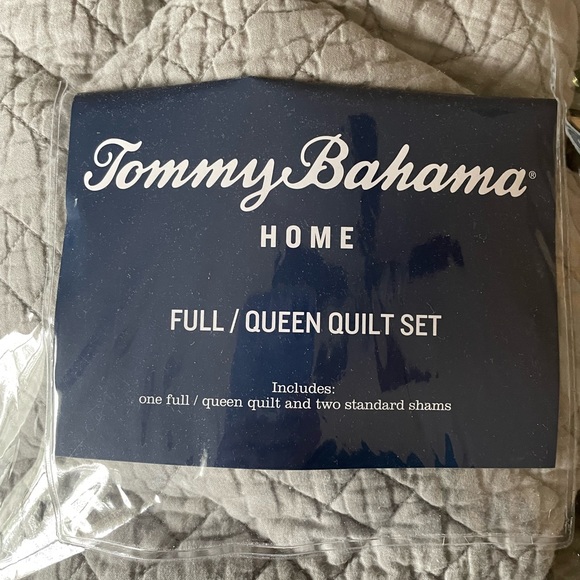 Full-Queen Quilt set- Timmy Bahama. - Picture 1 of 6